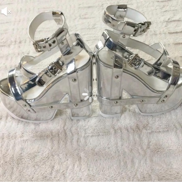 YRU Nightcall Heels Chrome - Picture 4 of 5